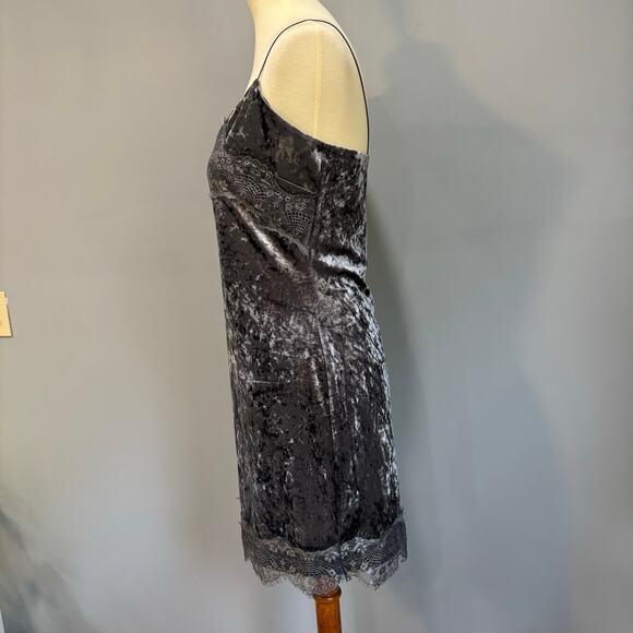 Vintage Guess crushed velvet and lace mini dress, size - Picture 5 of 9